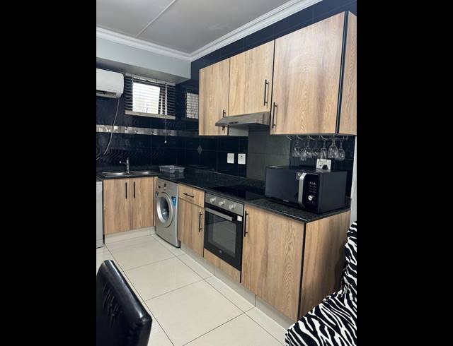 2 BEDROOM APARTMENT FOR SALE IN UMHLANGA RIDGE